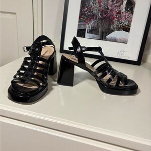 Janet & Janet EUC Perfectly Elegant Black Patent Strappy Sandals - US Size 9.5